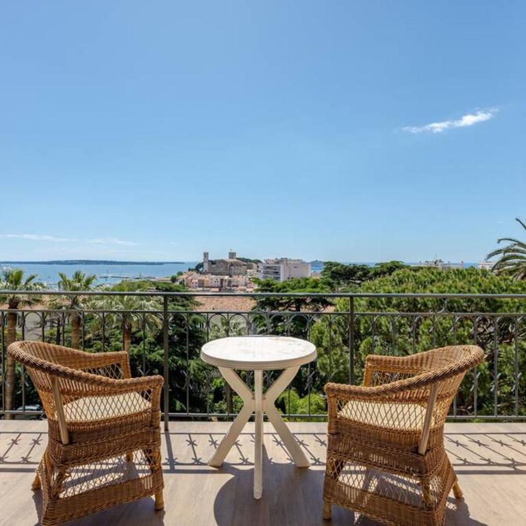 3BR Sea View Apartment Private Terrace Steps to Old Town & Palais - Appartement - 50
