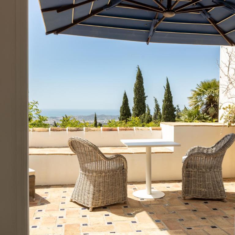 CasaBlu - An Andalusian Boutique Hotel - Habitación con cama extragrande y vistas al mar - 13