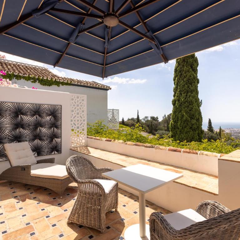 CasaBlu - An Andalusian Boutique Hotel - Habitación con cama extragrande y vistas al mar - 10