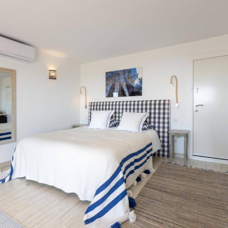 CasaBlu - An Andalusian Boutique Hotel - Habitación con cama extragrande y vistas al mar - 3