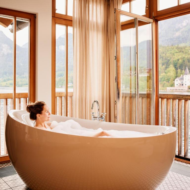 TAUROA Seehotel Grundlsee - Deluxe Zimmer - 4