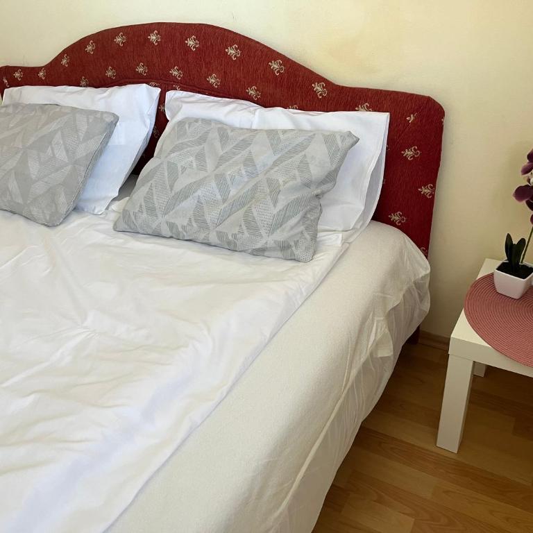 Peaceful Apartment Simovic - One-Bedroom Apartment - 21