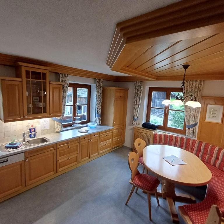 Unterhofgut - Two-Bedroom Apartment with Balcony - 2