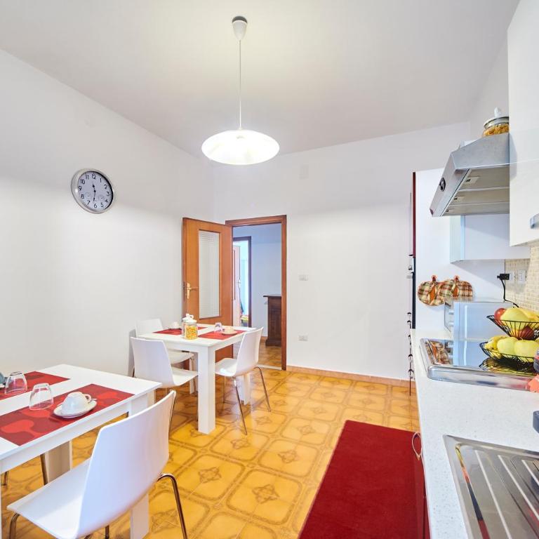 Tidu's home B&B - Camera Doppia con Letti Singoli con Servizi Igienici in Comune - 6