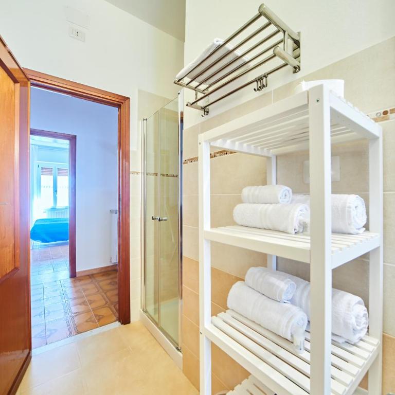 Tidu's home B&B - Camera Doppia con Letti Singoli con Servizi Igienici in Comune - 7