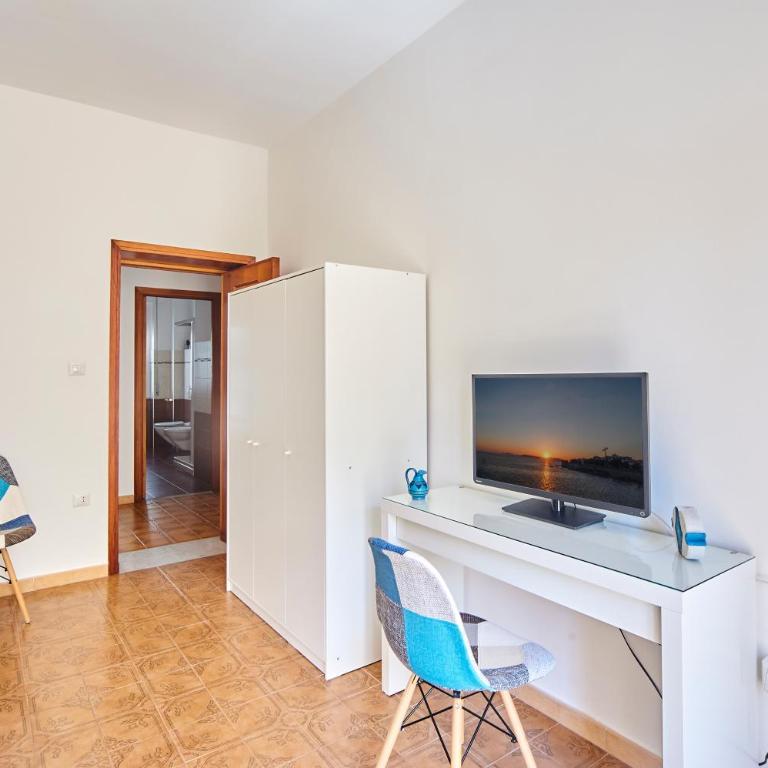 Tidu's home B&B - Camera Doppia con Letti Singoli con Servizi Igienici in Comune - 19
