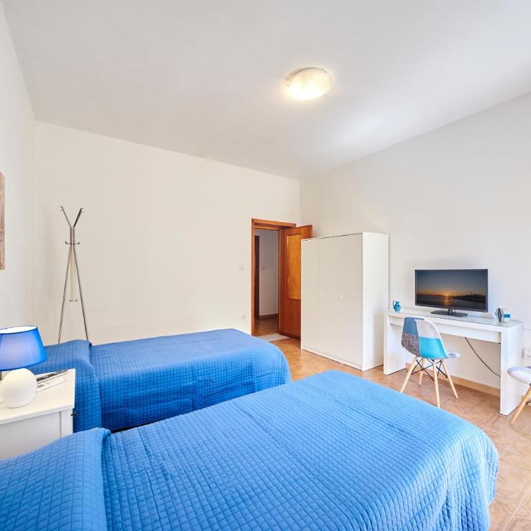 Tidu's home B&B - Camera Doppia con Letti Singoli con Servizi Igienici in Comune - 24