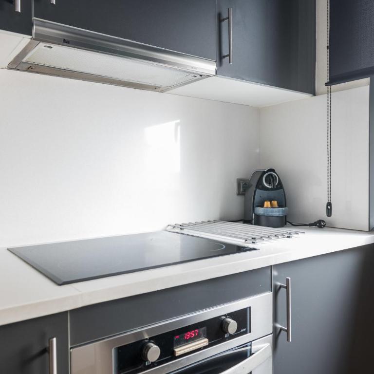 Casp 74 Apartments - Deluxe Apartment - 8