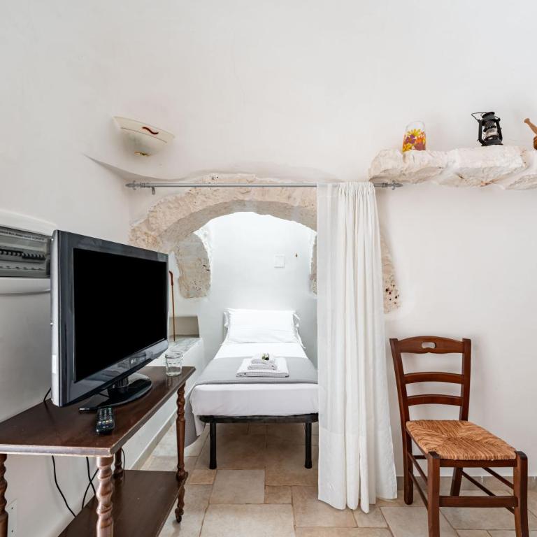 Il Trullo di Nonna Ratuccia by Rentbeat - Casa con 3 Camere da Letto - 13