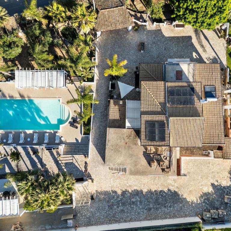 Amazing Villa with pool & Jacuzzi - Villa - 4