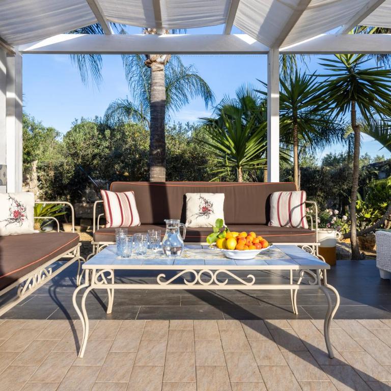 Amazing Villa with pool & Jacuzzi - Villa - 17