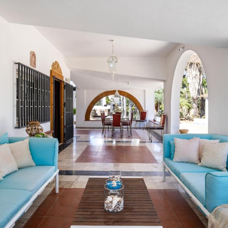 Amazing Villa with pool & Jacuzzi - Villa - 22