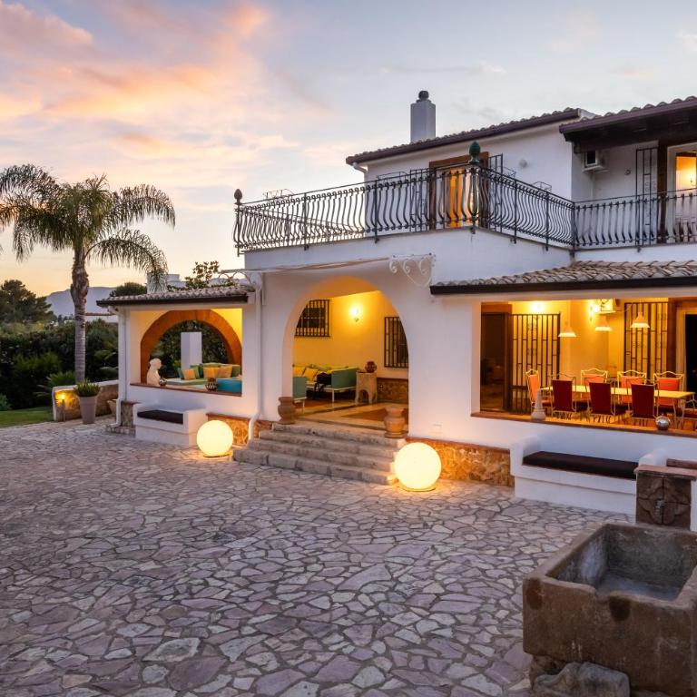 Amazing Villa with pool & Jacuzzi - Villa - 62