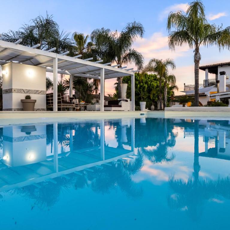 Amazing Villa with pool & Jacuzzi - Villa - 13