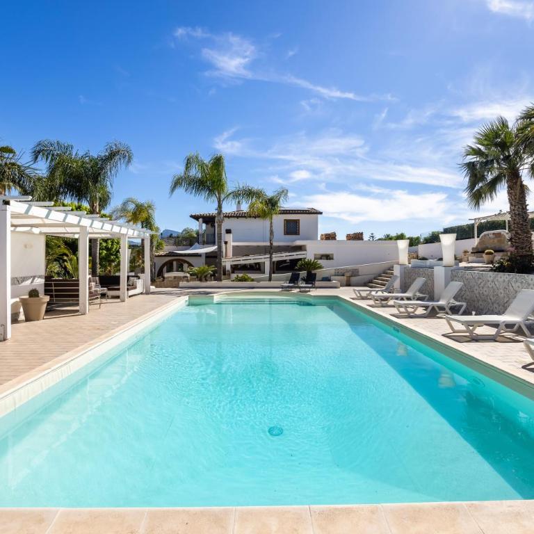Amazing Villa with pool & Jacuzzi - Villa - 59
