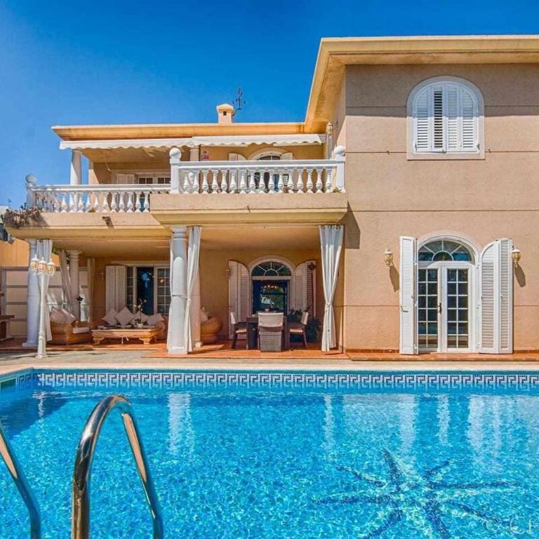 Bayside Concha House - Beachfront Oasis with Heated Pool - Apartamento - 3