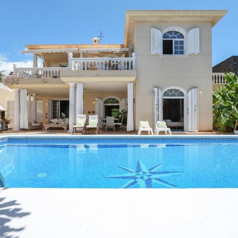 Bayside Concha House - Beachfront Oasis with Heated Pool - Apartamento - 1