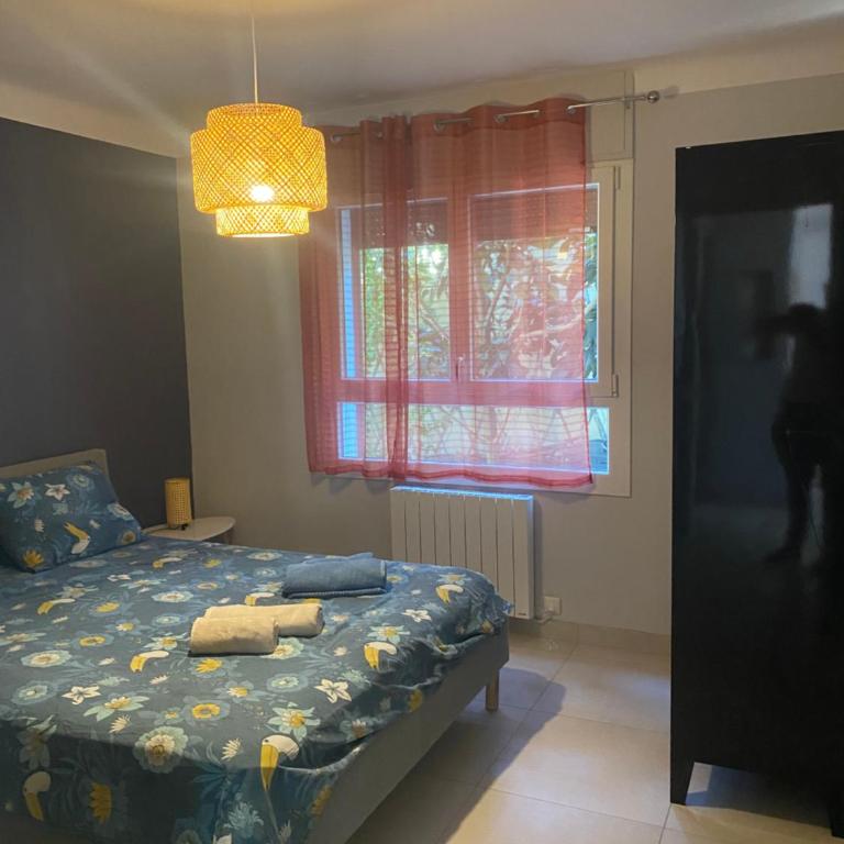 Rez de villa Grand T2 proche plage Marvivo-Sablettes - Maison 1 Chambre - 12