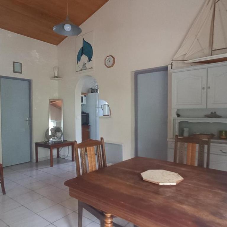 Maison du Lac avec plage privée - Maison 2 Chambres - 13