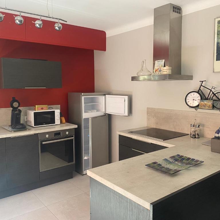 Rez de villa Grand T2 proche plage Marvivo-Sablettes - Maison 1 Chambre - 5