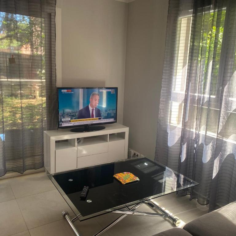 Rez de villa Grand T2 proche plage Marvivo-Sablettes - Maison 1 Chambre - 4