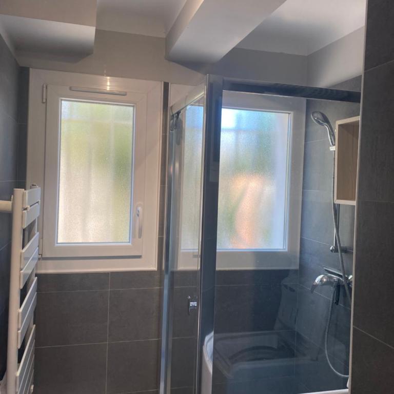 Rez de villa Grand T2 proche plage Marvivo-Sablettes - Maison 1 Chambre - 14