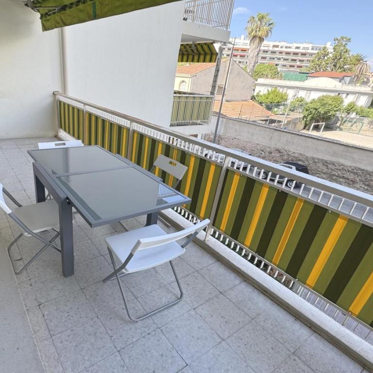 Charming 2 room , 52 m2, very spacious, bright and near sea Martinez hotel - Appartement 1 Chambre - 16
