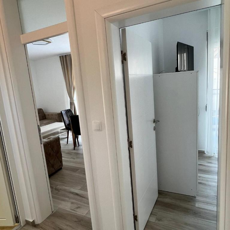 Relax Apartmani - Apartman s 1 Spavaćom Sobom i Pogledom na Bazen - 6