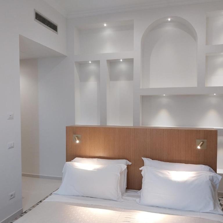 Hotel Dania - Deluxe Double or Twin Room with Balcony - 1