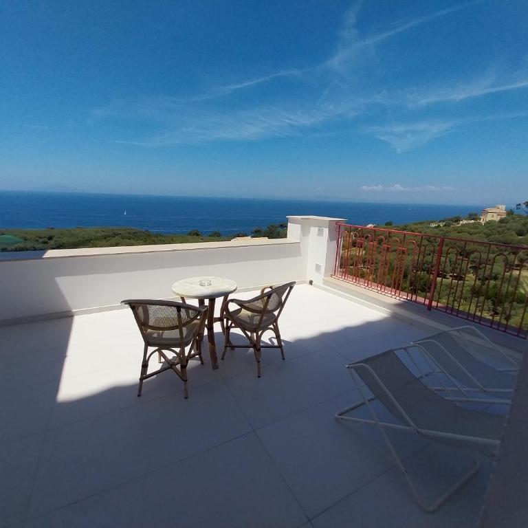 Hotel Dania - Deluxe Double or Twin Room with Balcony - 4