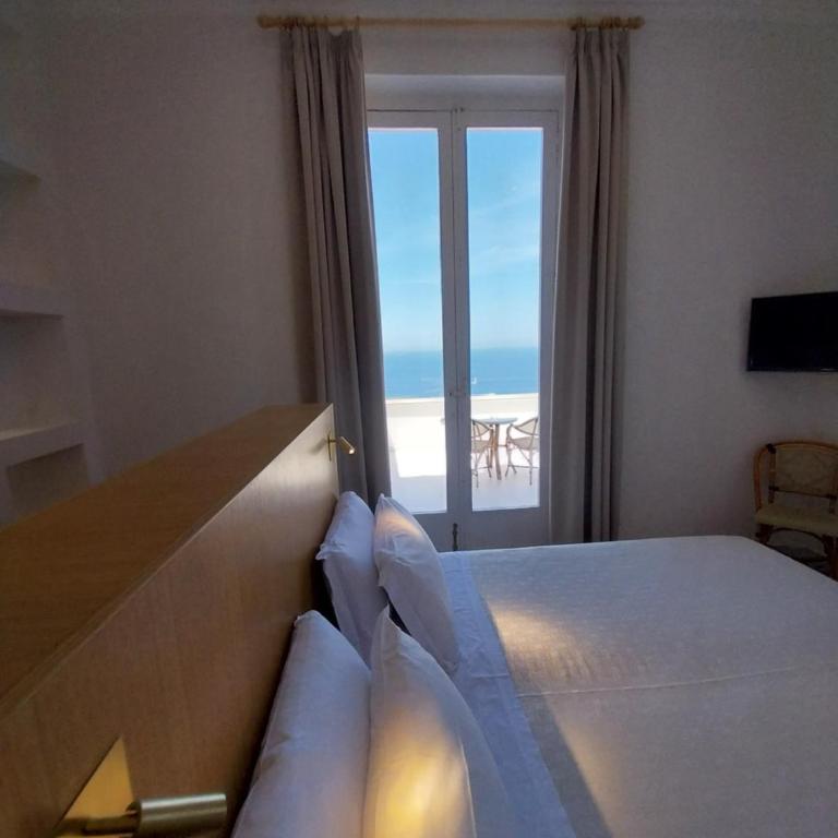 Hotel Dania - Deluxe Double or Twin Room with Balcony - 5