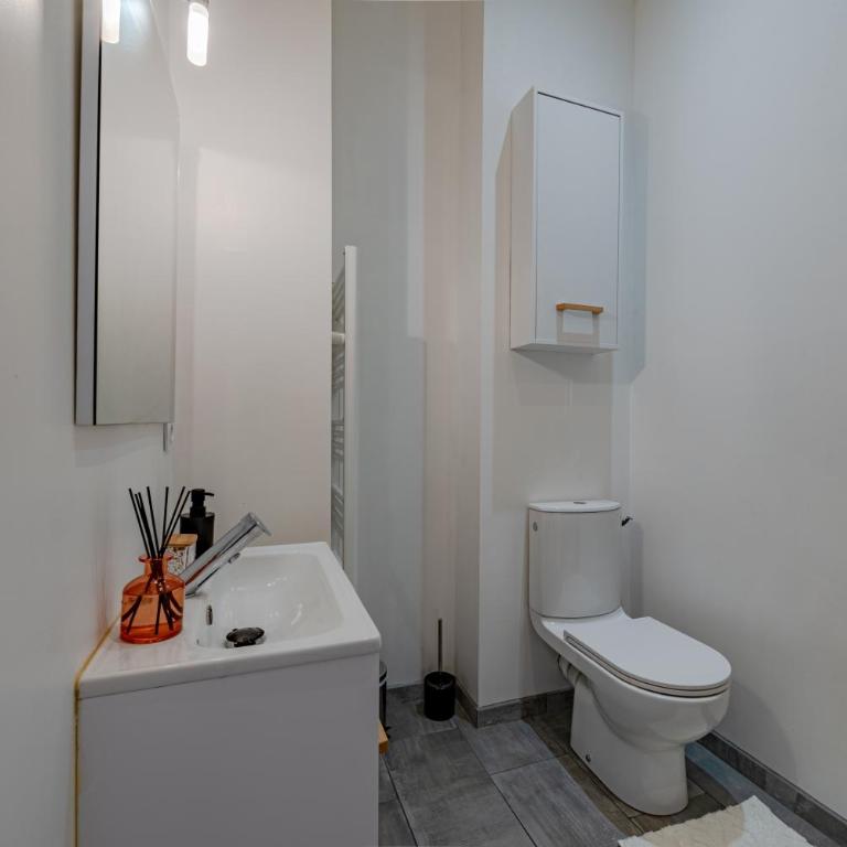Chic Family - Neuf & Moderne - Parking Wifi Centre Ville Gare TGV - Confort idéal Famille - OFFRE SPECIALE - Appartamento con 2 Camere da Letto - 54