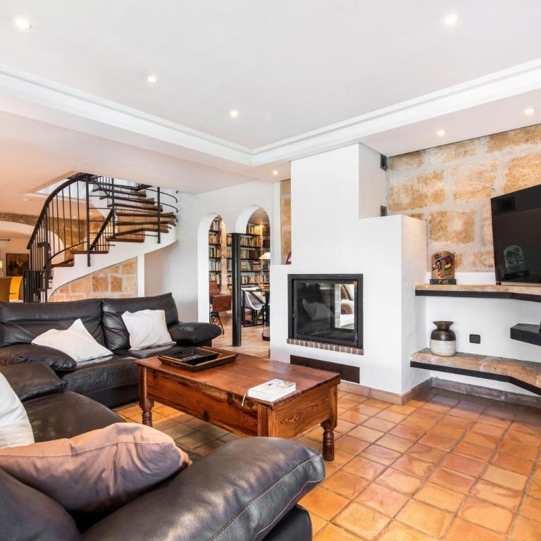 Cal Moliner - Four-Bedroom Villa - 8