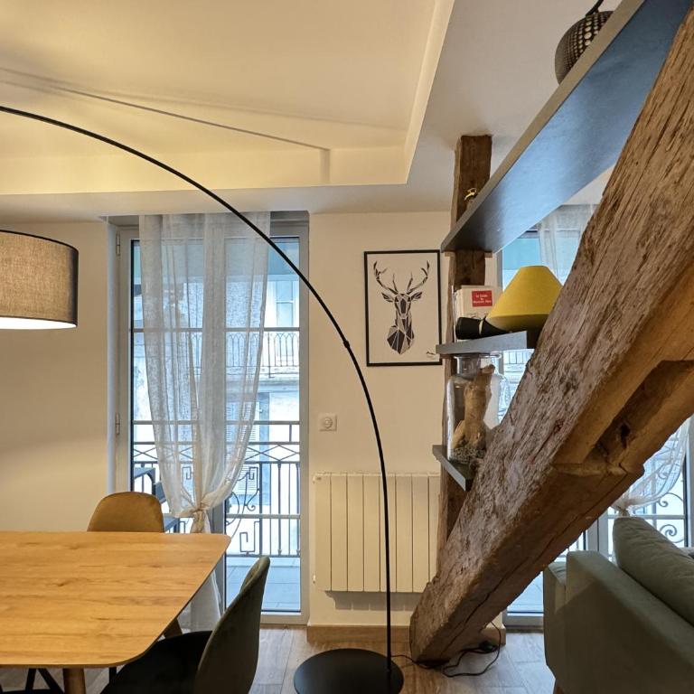Appartement de charme pour 5P - Two-Bedroom Apartment with Balcony - 3