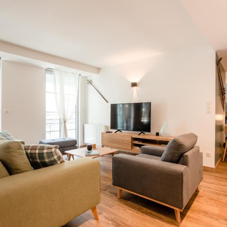 Appartement de charme pour 5P - Two-Bedroom Apartment with Balcony - 8