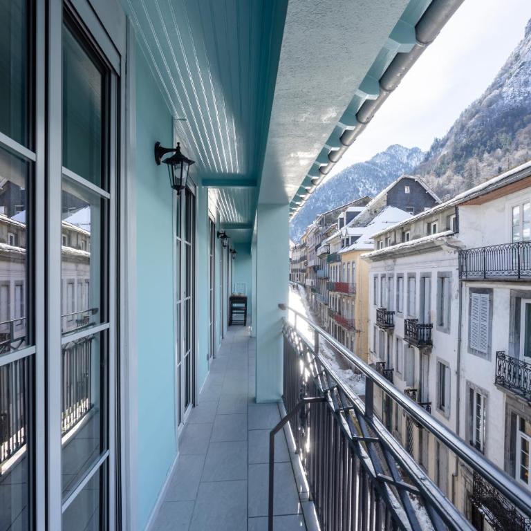 Appartement de charme pour 5P - Two-Bedroom Apartment with Balcony - 11