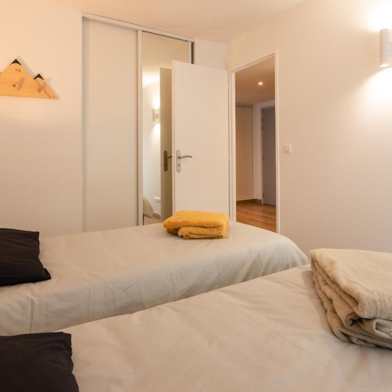 Appartement de charme pour 5P - Two-Bedroom Apartment with Balcony - 22