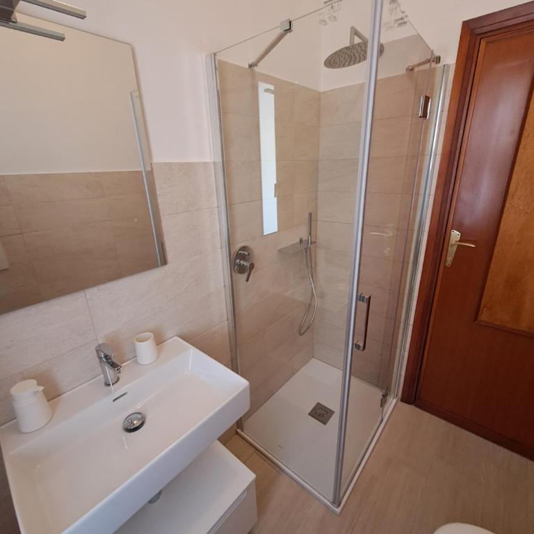 Tidu's home B&B - Camera Tripla con Bagno Privato Esterno - 1