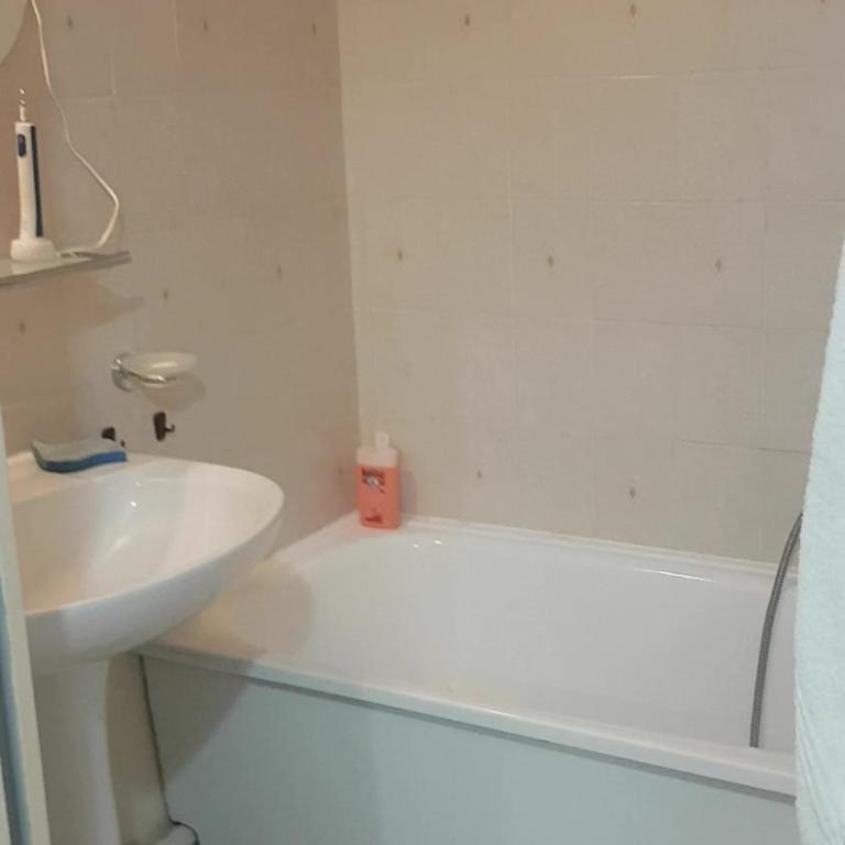T2 avec piscine aux portes du vieux Fréjus et 5 mn de la plage - Appartamento con 1 Camera da Letto - 5