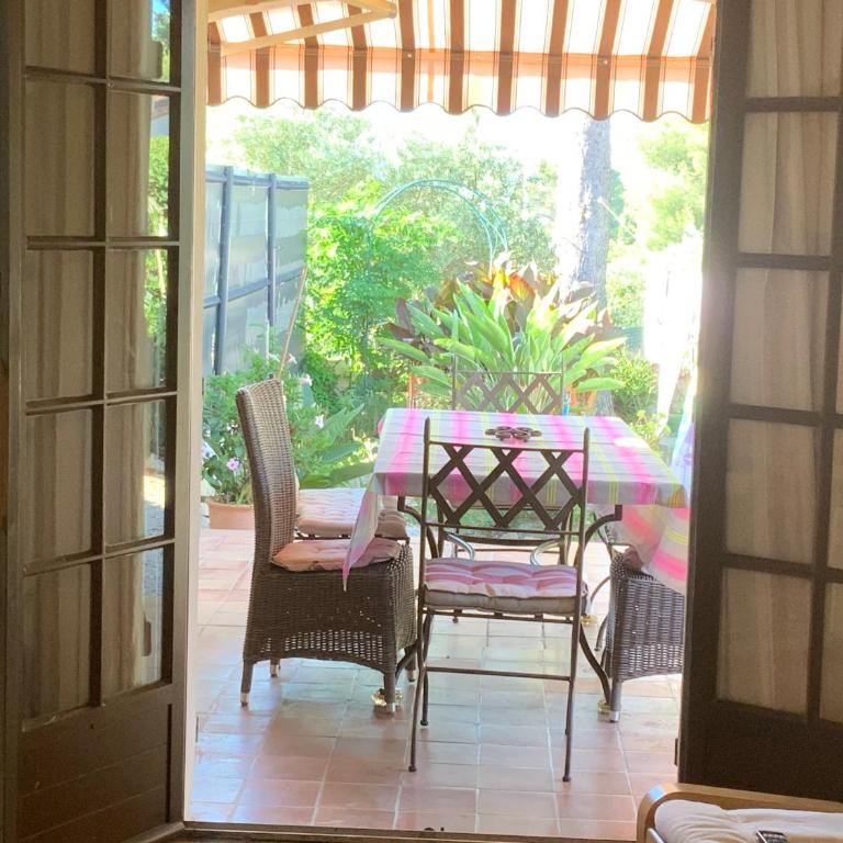 St Cyr sur mer appart 6pers avec jardin et parking A 30m de la plage - Appartement 2 Chambres - 5