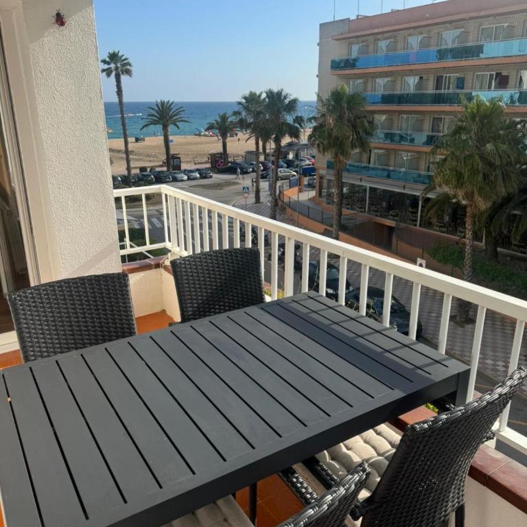 Lujoso piso enfrente de playa de Fenals, 2 terrazas - Apartamento de 1 dormitorio - 6