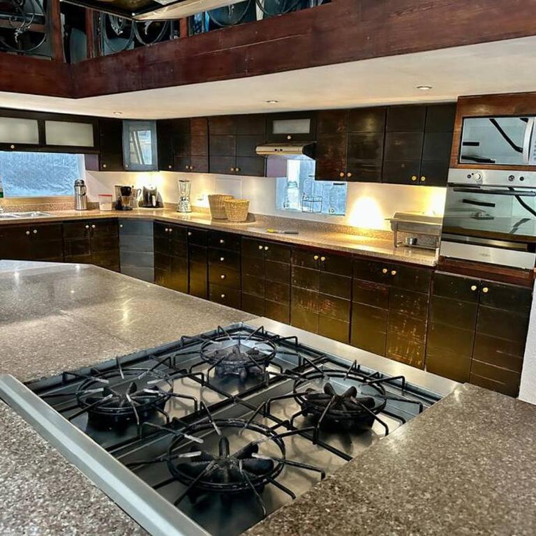Mansión con suites, piscina, jacuzzi y rooftop - Villa - 29