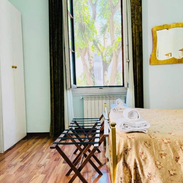 Affittacamere Firenze in Libertà Parterre - Due connecting rooms with city view - 10