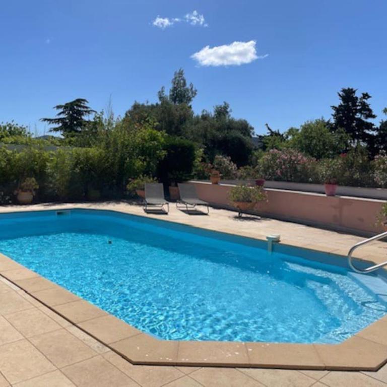 La Dolce Vita - Confortable T2 en rez-de-jardin devant piscine - Appartement 1 Chambre - 2