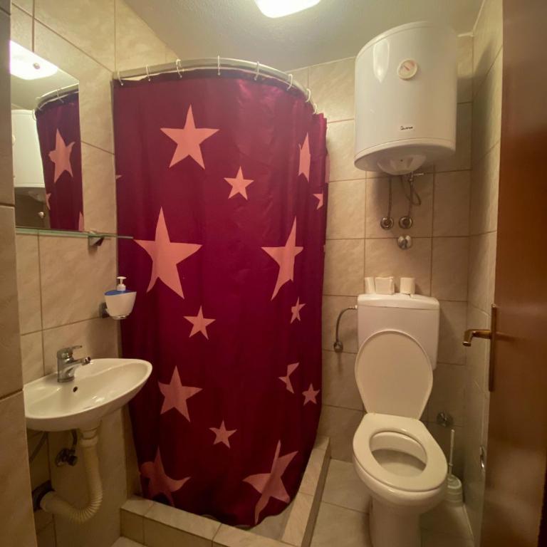 Peaceful Alley - One-Bedroom Apartment - 9