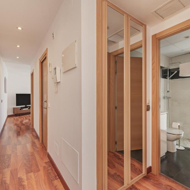 Luxury apartments in Barrio Palacio - Two-Bedroom Apartment with Mountain View - 7