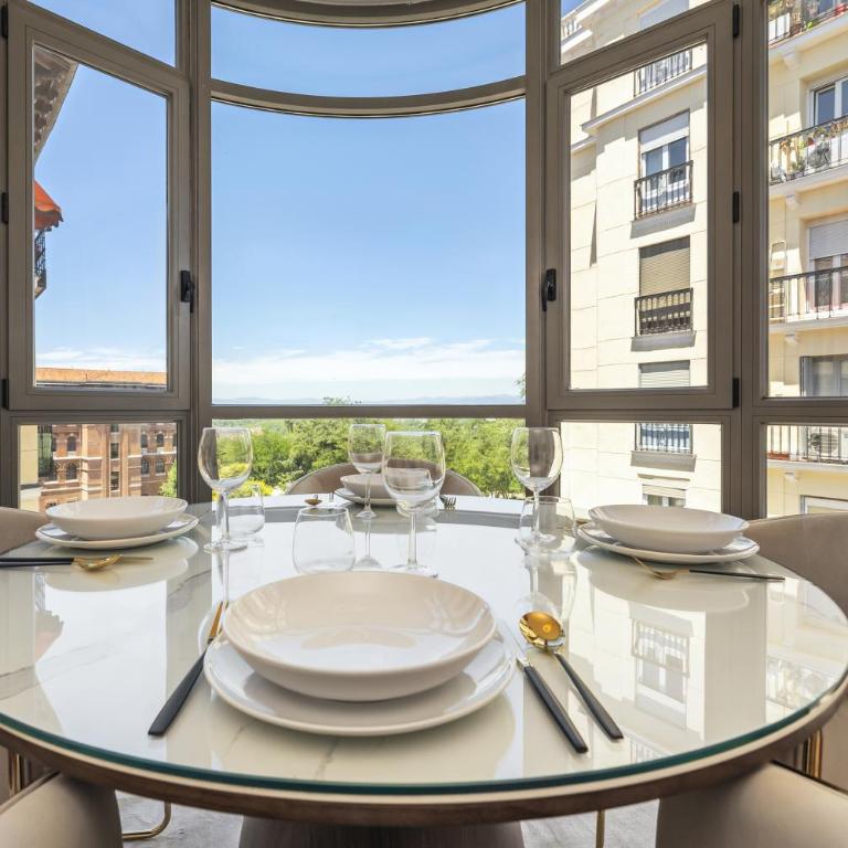 Luxury apartments in Barrio Palacio - Two-Bedroom Apartment with Mountain View - 8