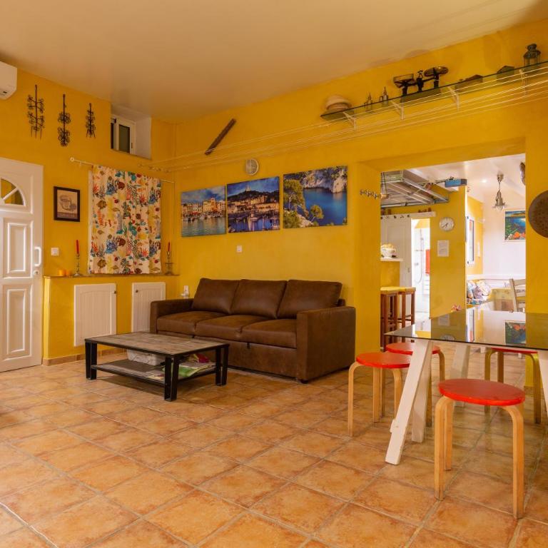 Hostel world -sharehouse-la girelle- Backpackers - Chambre Double - 11