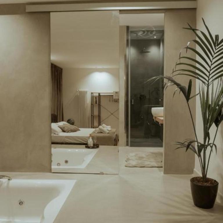 Maximum hub suite&spa - Camera Matrimoniale con Vasca Idromassaggio - 2