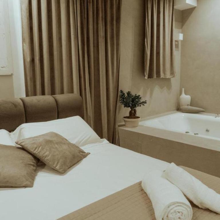 Maximum hub suite&spa - Camera Matrimoniale con Vasca Idromassaggio - 6